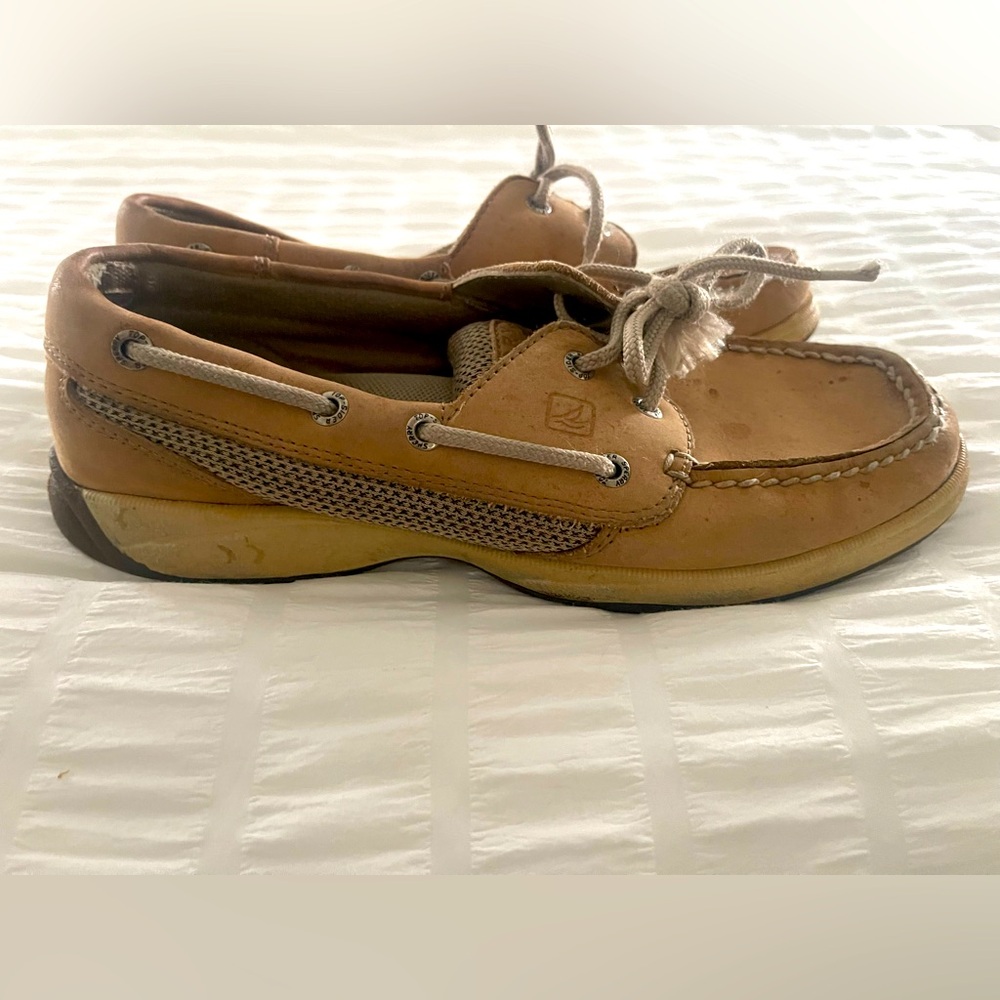 Sperry Topsiders - women’s 7 1/2.